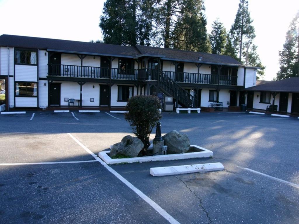 Coach N Four Motel Grass Valley Ngoại thất bức ảnh