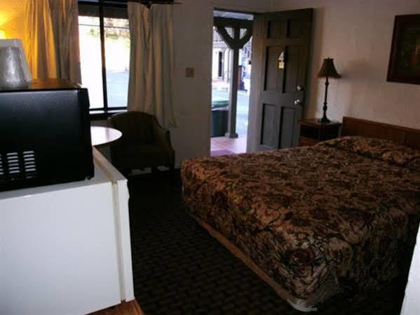 Coach N Four Motel Grass Valley Ngoại thất bức ảnh
